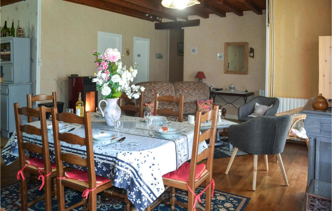 Stunning Home In Biras With Kitchenette Екстер'єр фото