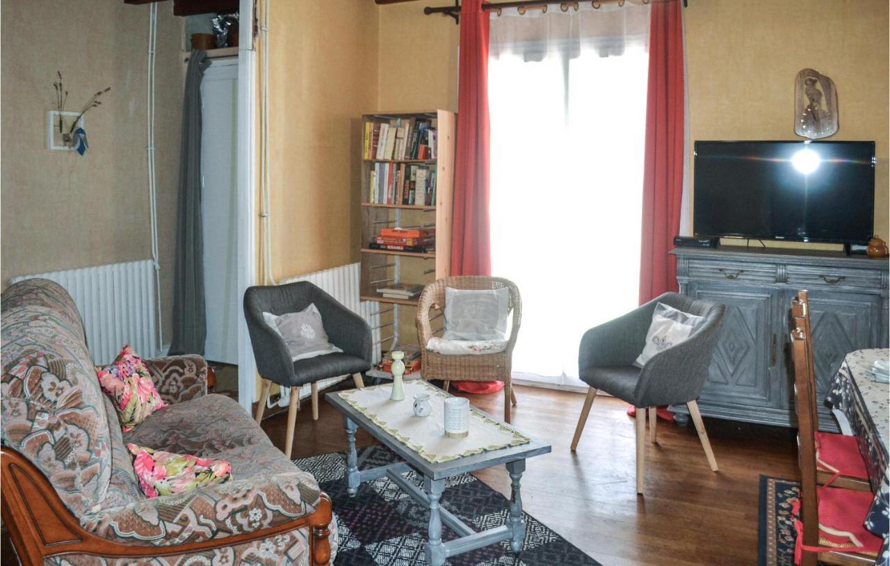 Stunning Home In Biras With Kitchenette Екстер'єр фото
